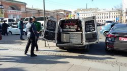 Selling food & drink from van, St Petersburg